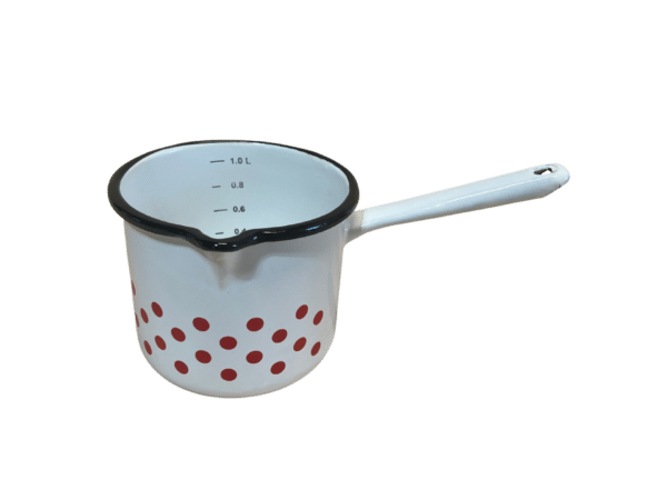 Smaltovaný hrnček s rukoväťou biely