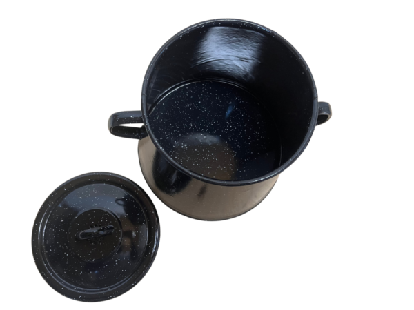 Smaltovaná nádoba na masť v čiernej farbe otvorená a objeme 5 litrov