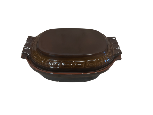 Glazovaný pekáč s uzatvoreným vekom